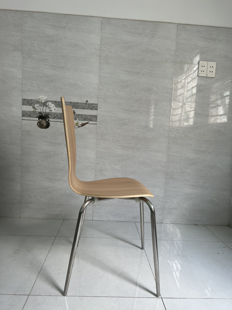 ghế uốn cong ép laminate vân gỗ
