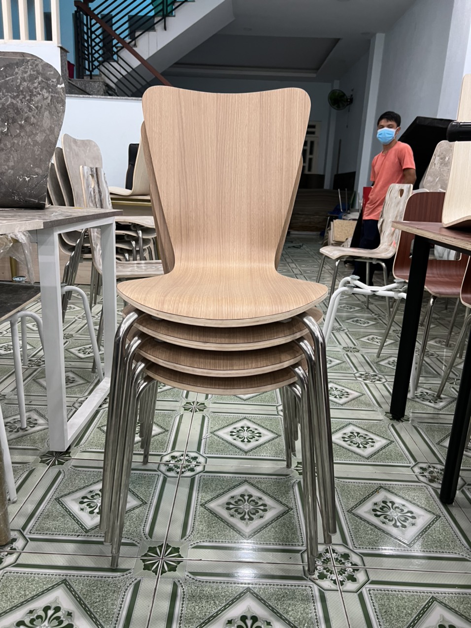 ghế uốn cong ép laminate vân gỗ